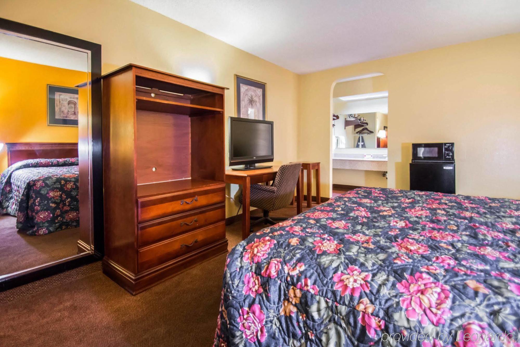 Americas Best Value Inn - ゲインズビル エクステリア 写真